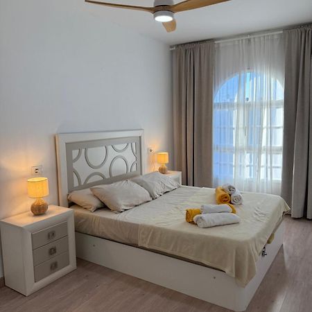 Seaside Paradise - 2 Bedroom Apartment With Ocean Views & Air Conditioning In Playa San Juan Esterno foto