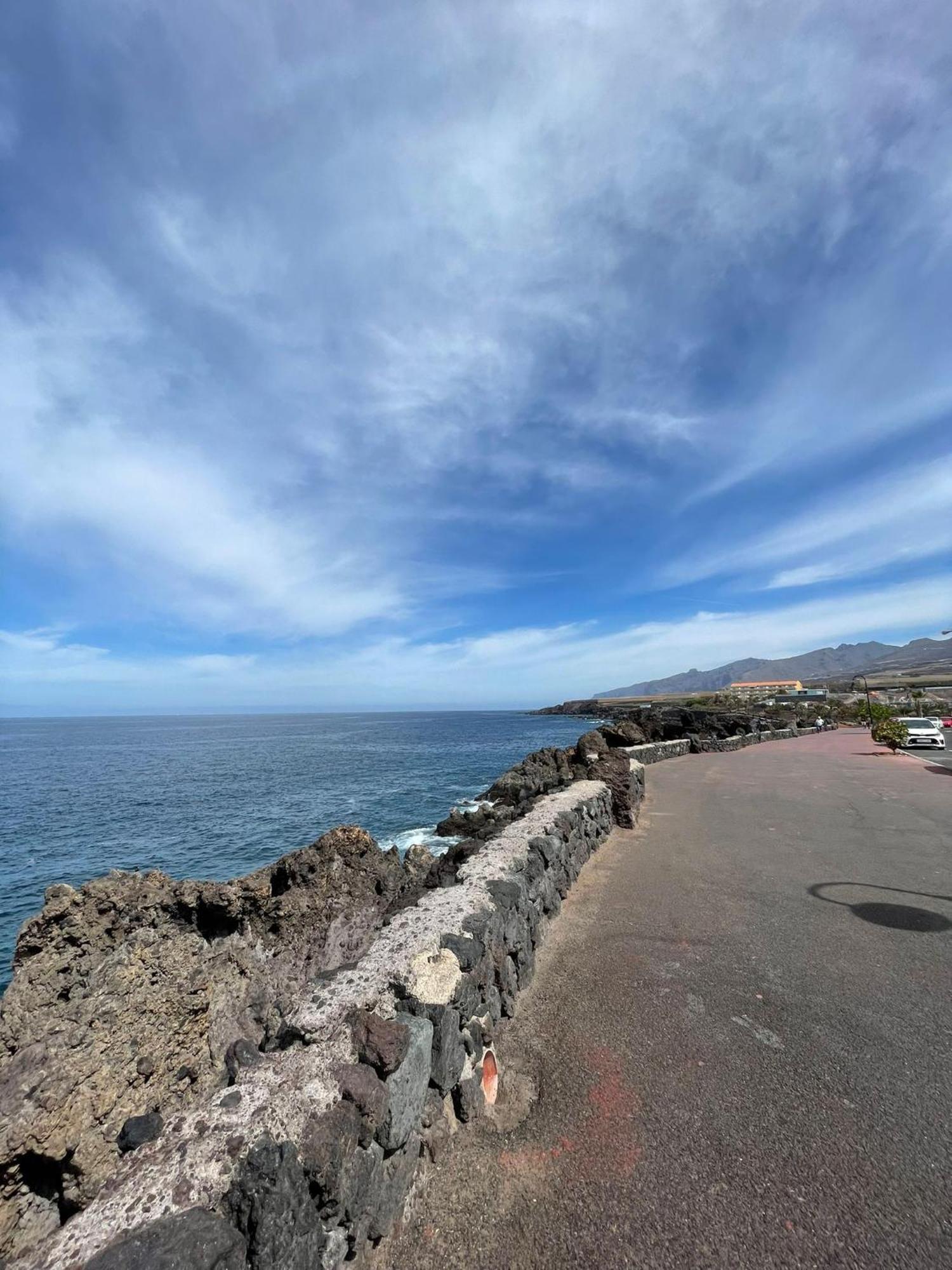 Seaside Paradise - 2 Bedroom Apartment With Ocean Views & Air Conditioning In Playa San Juan Esterno foto