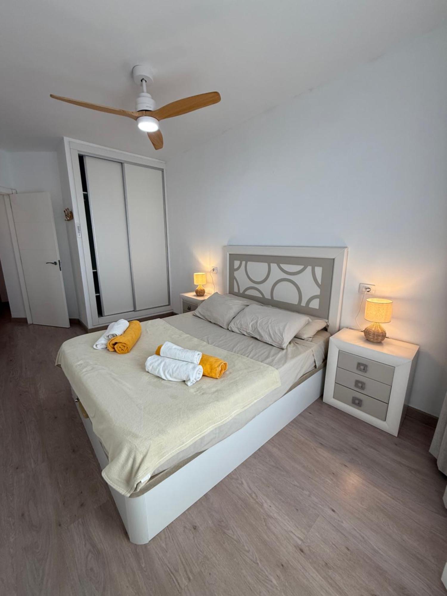 Seaside Paradise - 2 Bedroom Apartment With Ocean Views & Air Conditioning In Playa San Juan Esterno foto