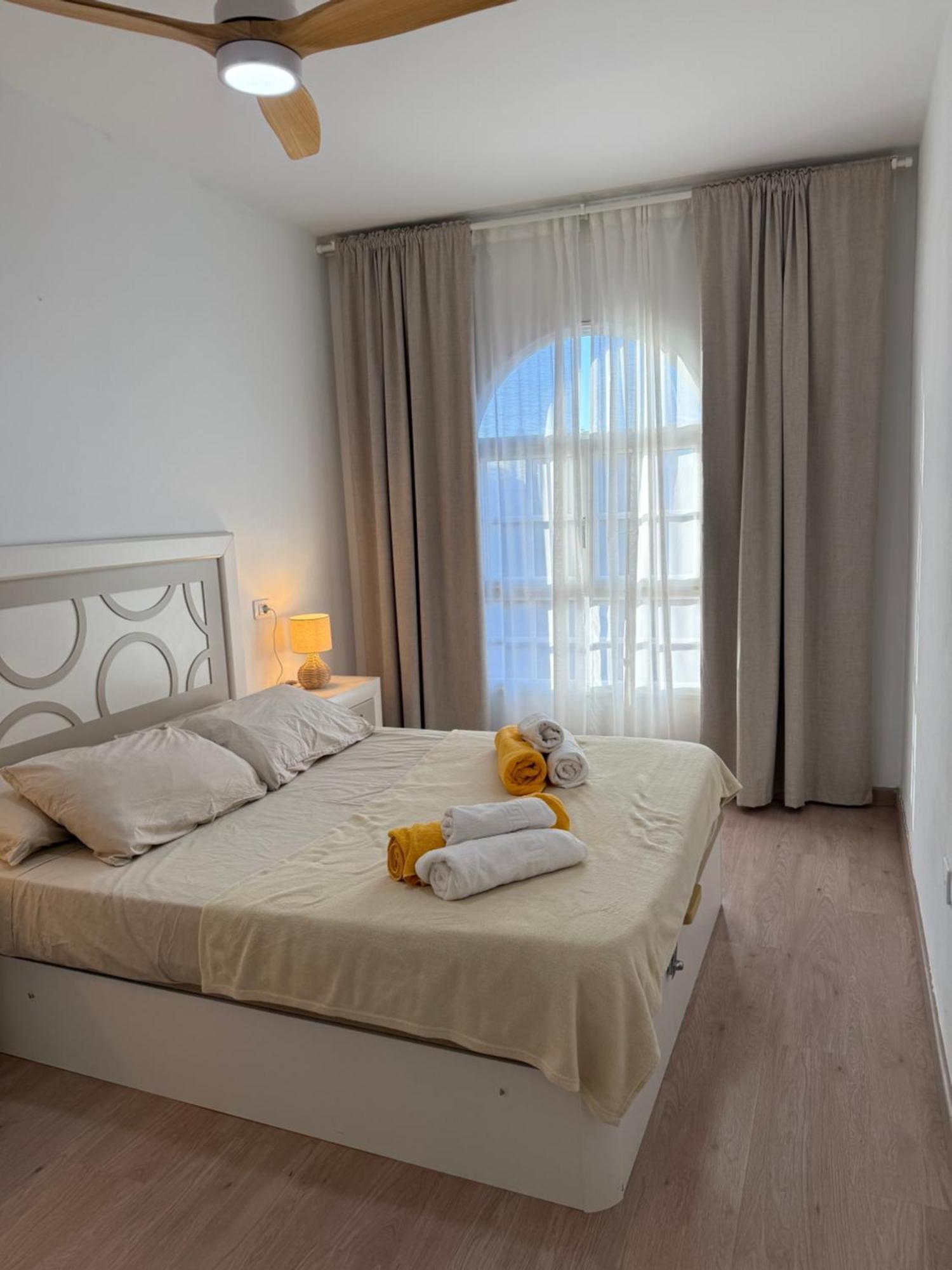 Seaside Paradise - 2 Bedroom Apartment With Ocean Views & Air Conditioning In Playa San Juan Esterno foto